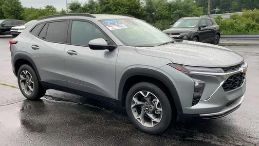 Sterling Gray Metallic 2024 Chevrolet Trax LT