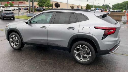 Sterling Gray Metallic 2024 Chevrolet Trax LT