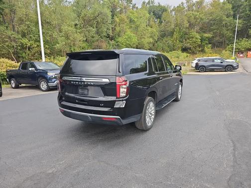2023 Chevrolet Suburban LT