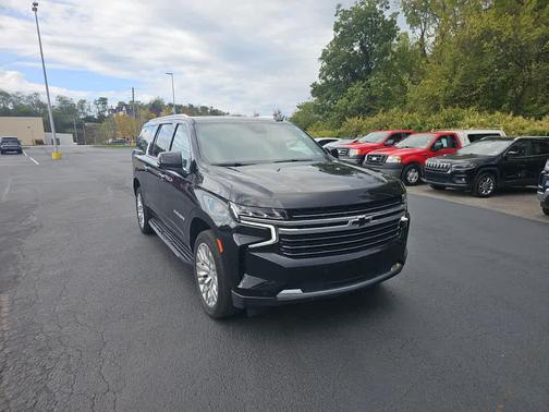 2023 Chevrolet Suburban LT