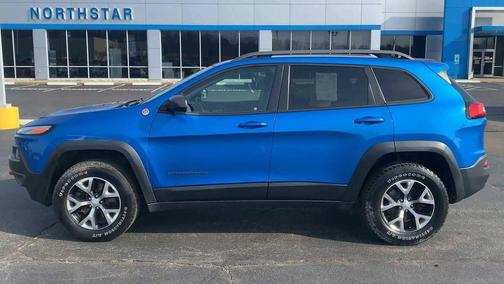 Hydro Blue Pearlcoat 2017 Jeep Cherokee Trailhawk