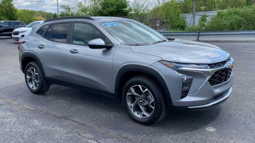 Sterling Gray Metallic 2024 Chevrolet Trax LT