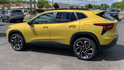 Nitro Yellow Metallic 2024 Chevrolet Trax FWD 2RS