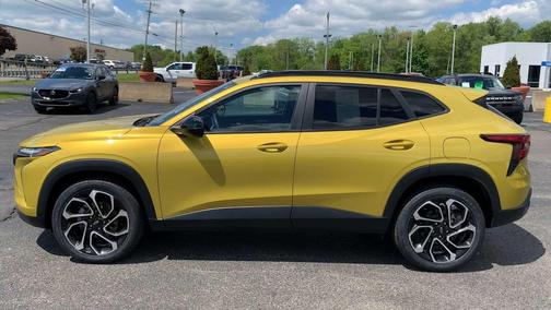 Nitro Yellow Metallic 2024 Chevrolet Trax FWD 2RS