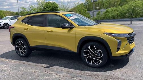 Nitro Yellow Metallic 2024 Chevrolet Trax FWD 2RS