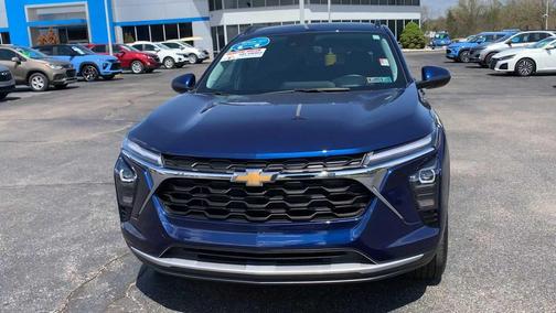 Blue Glow Metallic 2024 Chevrolet Trax LT