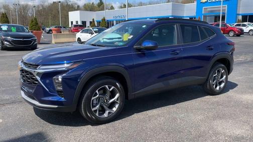 Blue Glow Metallic 2024 Chevrolet Trax LT