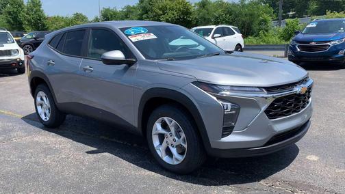 Sterling Gray Metallic 2024 Chevrolet Trax LS