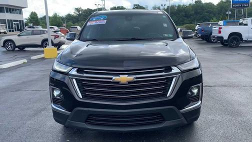 Mosaic Black Metallic 2023 Chevrolet Traverse LT Cloth