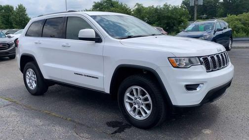 Bright White Clearcoat 2019 Jeep Grand Cherokee Laredo