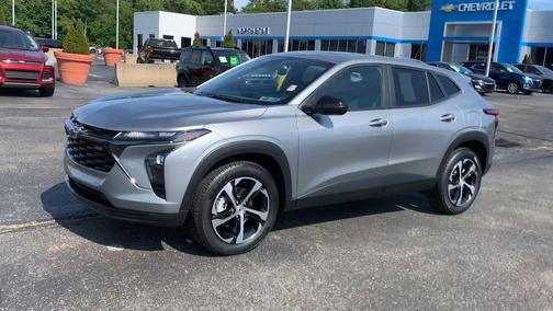 Sterling Gray Metallic 2024 Chevrolet Trax FWD 1RS