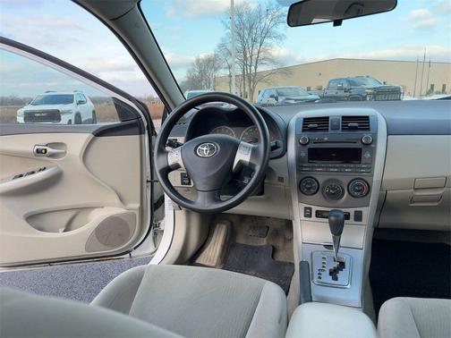 2011 Toyota Corolla LE