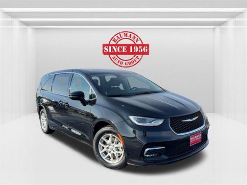 2024 Chrysler Pacifica Touring-L