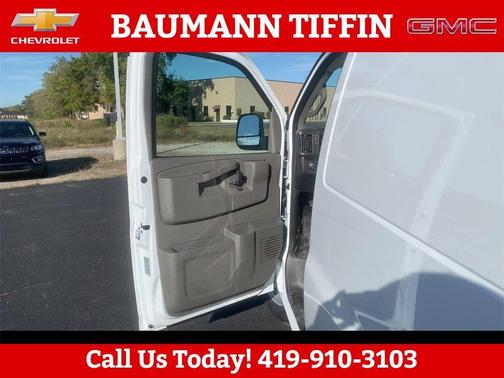 2025 GMC Savana 2500 Work Van