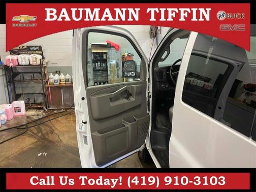 2022 Chevrolet Express 3500 LS