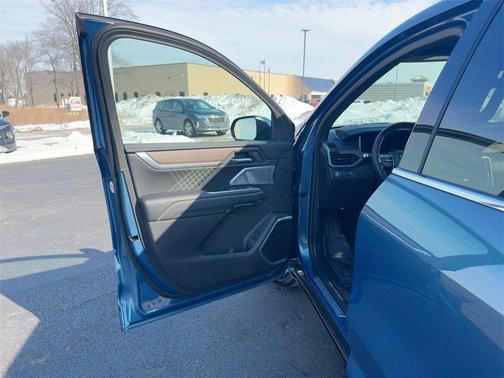 2025 GMC Acadia Denali