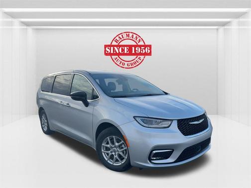 2024 Chrysler Pacifica Touring-L