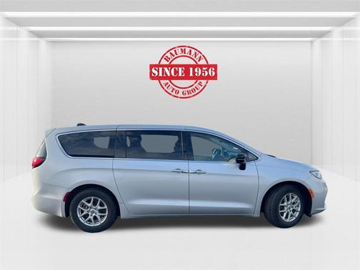 2024 Chrysler Pacifica Touring-L