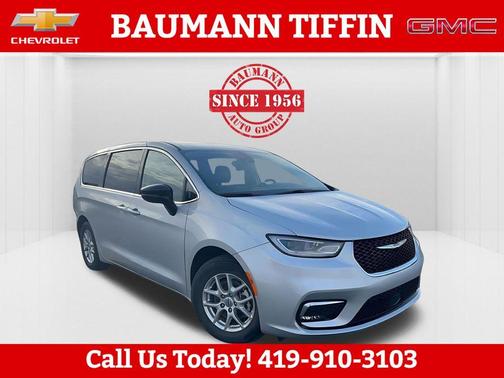 Silver Mist Clearcoat 2024 Chrysler Pacifica Touring-L