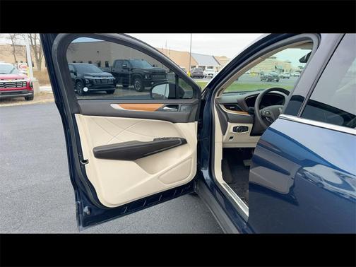 2015 Lincoln MKC Base