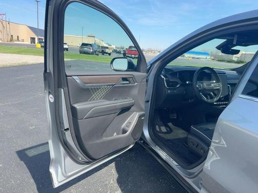 Sterling 2025 GMC Acadia Denali