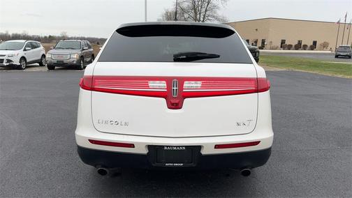 2017 Lincoln MKT Elite