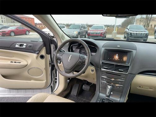 2017 Lincoln MKT Elite