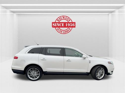 2017 Lincoln MKT Elite