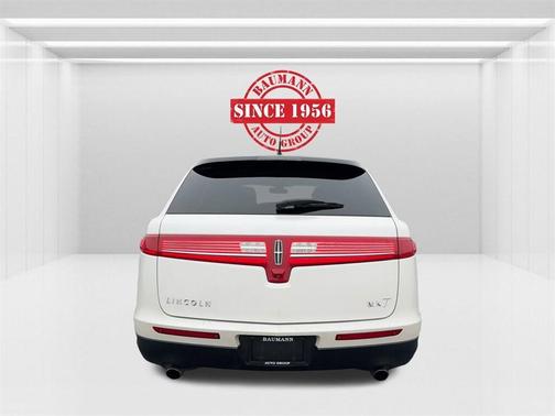 2017 Lincoln MKT Elite