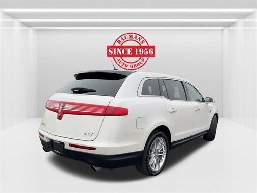 2017 Lincoln MKT Elite