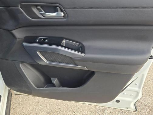 2024 Nissan Pathfinder SL 4WD