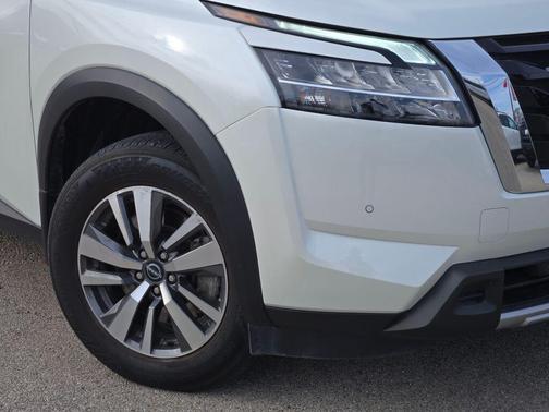 2024 Nissan Pathfinder SL 4WD