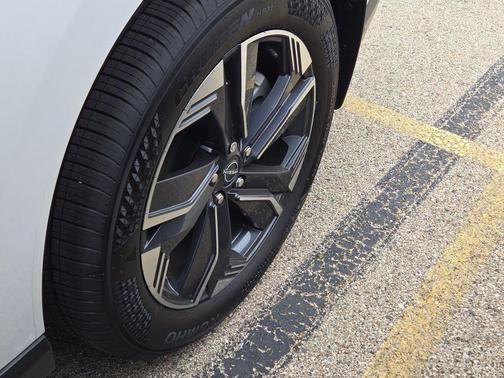 Everest White Pearl Tricoat 2025 Nissan Murano SV