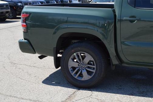2025 Nissan Frontier SV