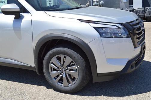 2025 Nissan Pathfinder SV 4WD