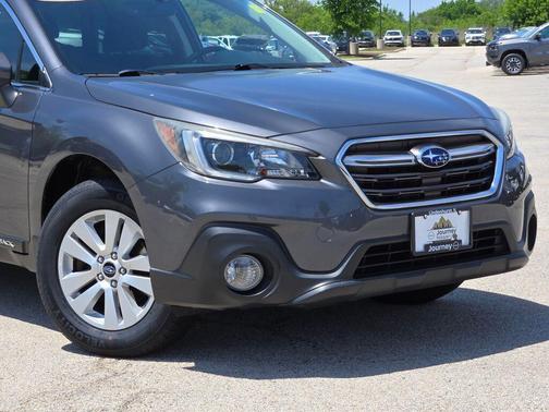 Gray Metallic 2018 Subaru Outback 2.5i Premium