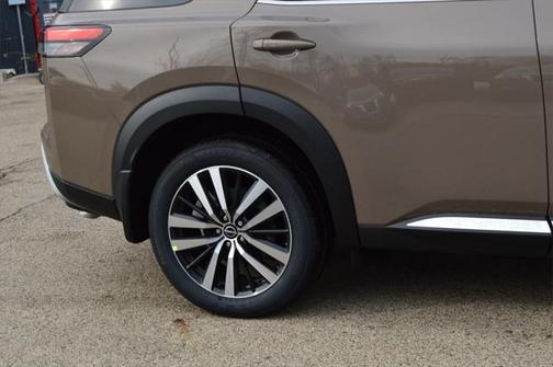 2025 Nissan Pathfinder Platinum 4WD