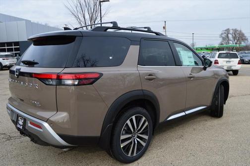 2025 Nissan Pathfinder Platinum 4WD