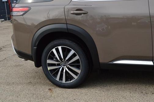 2025 Nissan Pathfinder Platinum 4WD