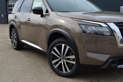 2025 Nissan Pathfinder Platinum 4WD