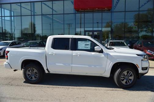 2025 Nissan Frontier SV
