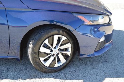 2022 Nissan Altima S FWD