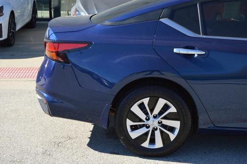 2022 Nissan Altima S FWD