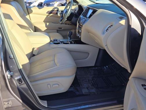 2016 Nissan Pathfinder Platinum