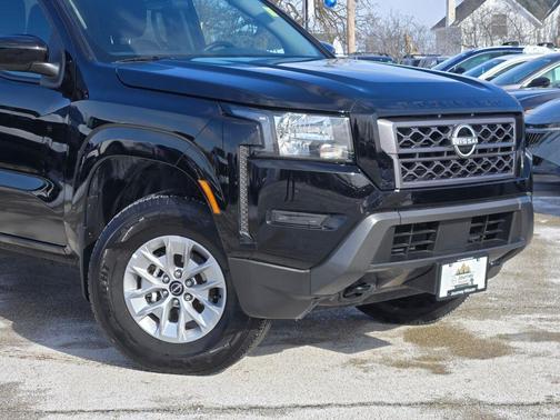 2024 Nissan Frontier SV
