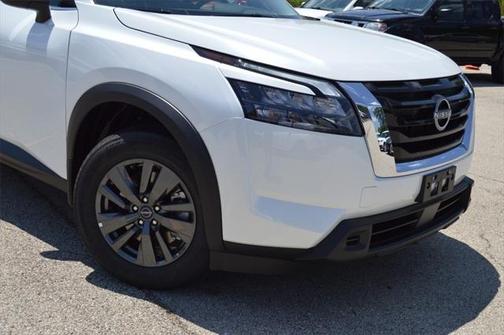 2025 Nissan Pathfinder SV 4WD