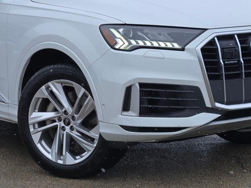2024 Audi Q7 55 Premium Plus