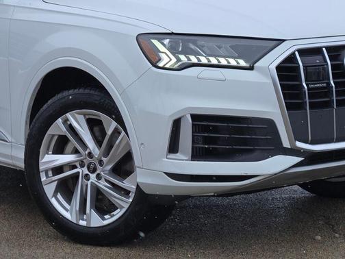 2024 Audi Q7 55 Premium Plus