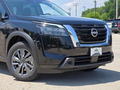 2025 Nissan Pathfinder SV 4WD