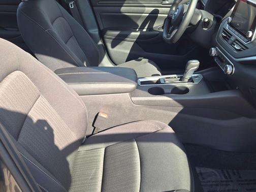 2025 Nissan Altima S FWD